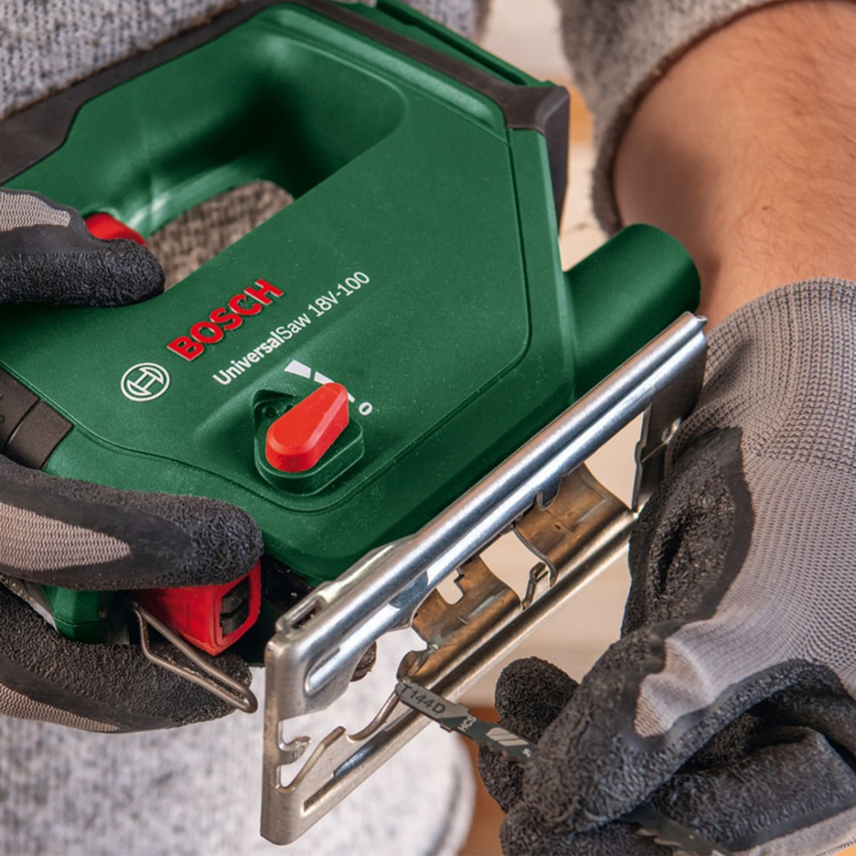 Bosch - Cordless 18V UniversalSaw18 Jigsaw w 2.5ah Battery & Charger