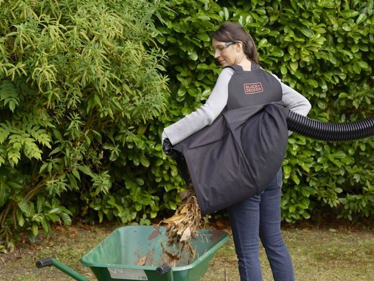 Black & Decker - Corded 2300W Blower Vac Plus 55L Backpack