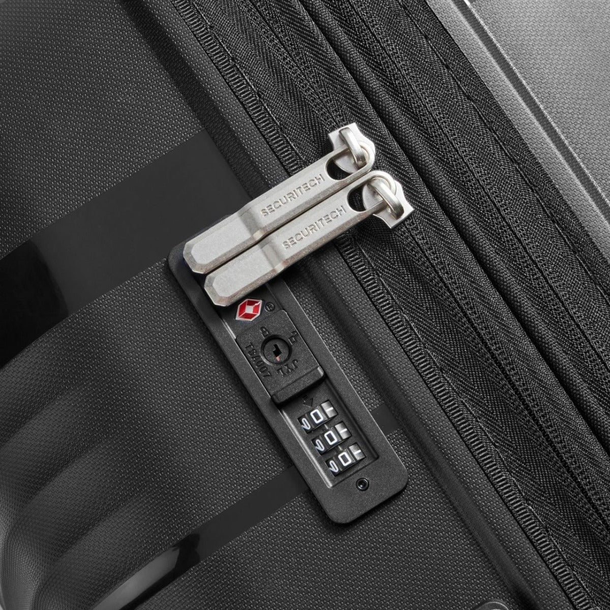 Delsey - SECURITECH 76cm Dune Val Trolley Ext 4Dr - Black