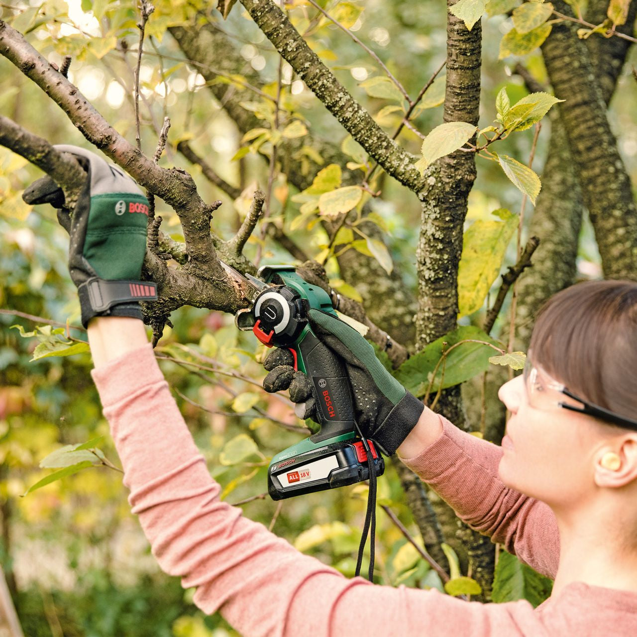 Bosch - Cordless NanoBlade Saw AdvancedCut18 (Without Battery, 18 Volt) - Wholesales Supply