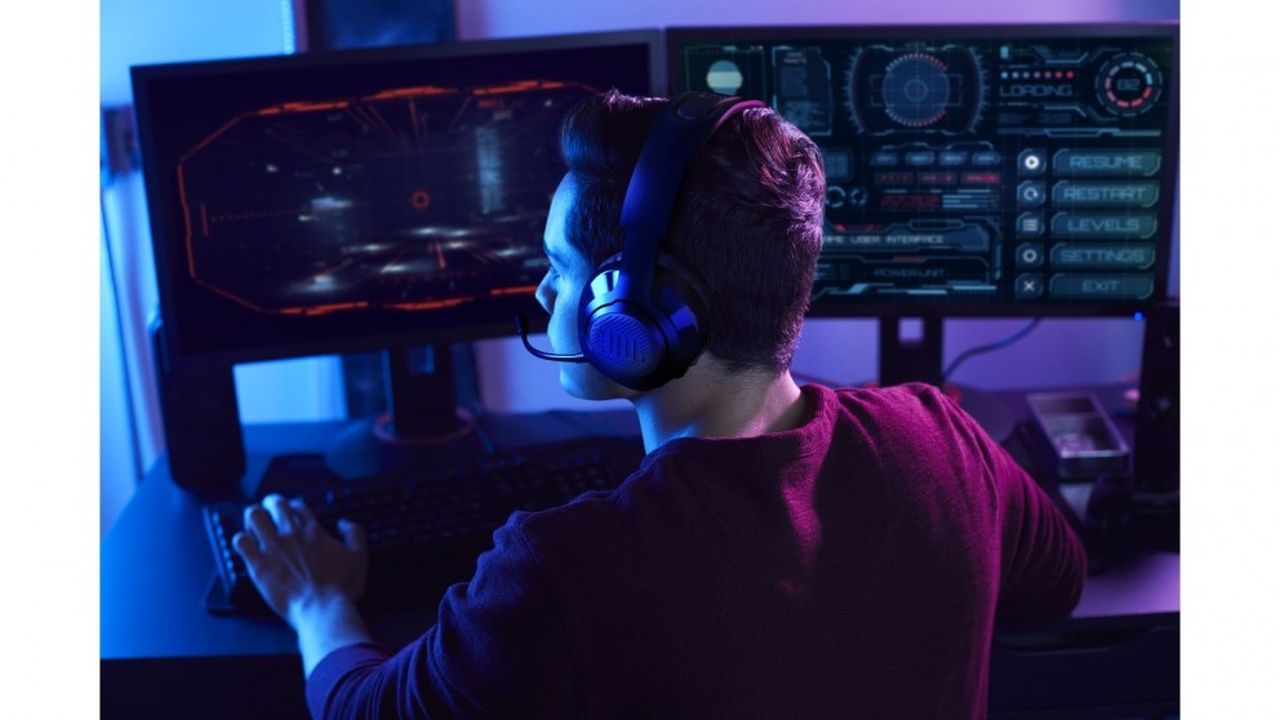 JBL Quantum 350 Gaming Over Ear Headset - Black - Wholesales Supply