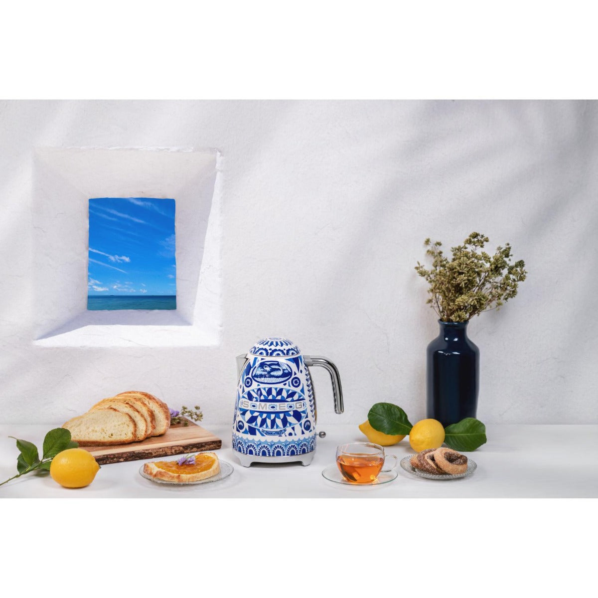 Smeg - 50's Style Kettle - D&G Blu Mediterraneo - Wholesales Supply