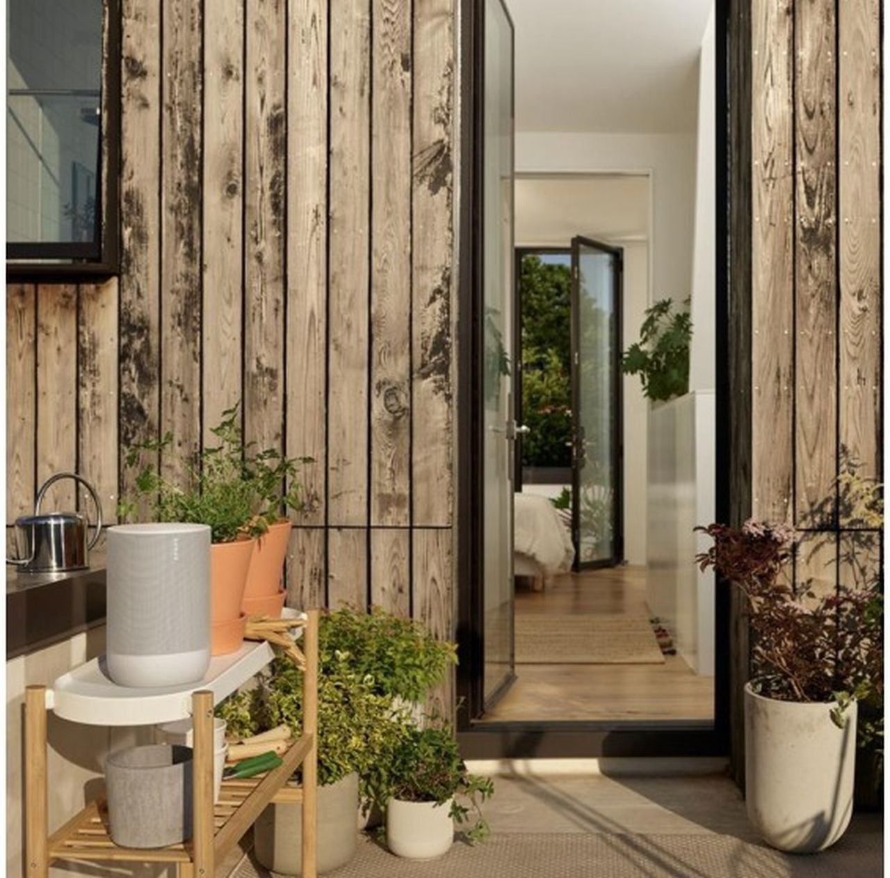 Sonos Move Smart speaker - White - Wholesales Supply