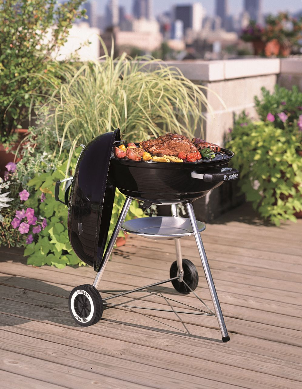 Weber - 57cm Compact Kettle Black - Wholesales Supply