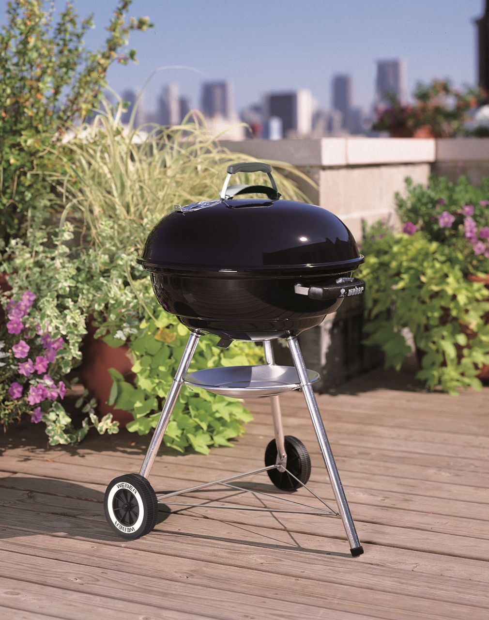 Weber - 57cm Compact Kettle Black