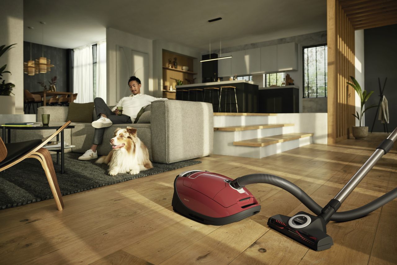 Miele - Complete C3 Cat & Dog Eco Bagged Vac - 12396510