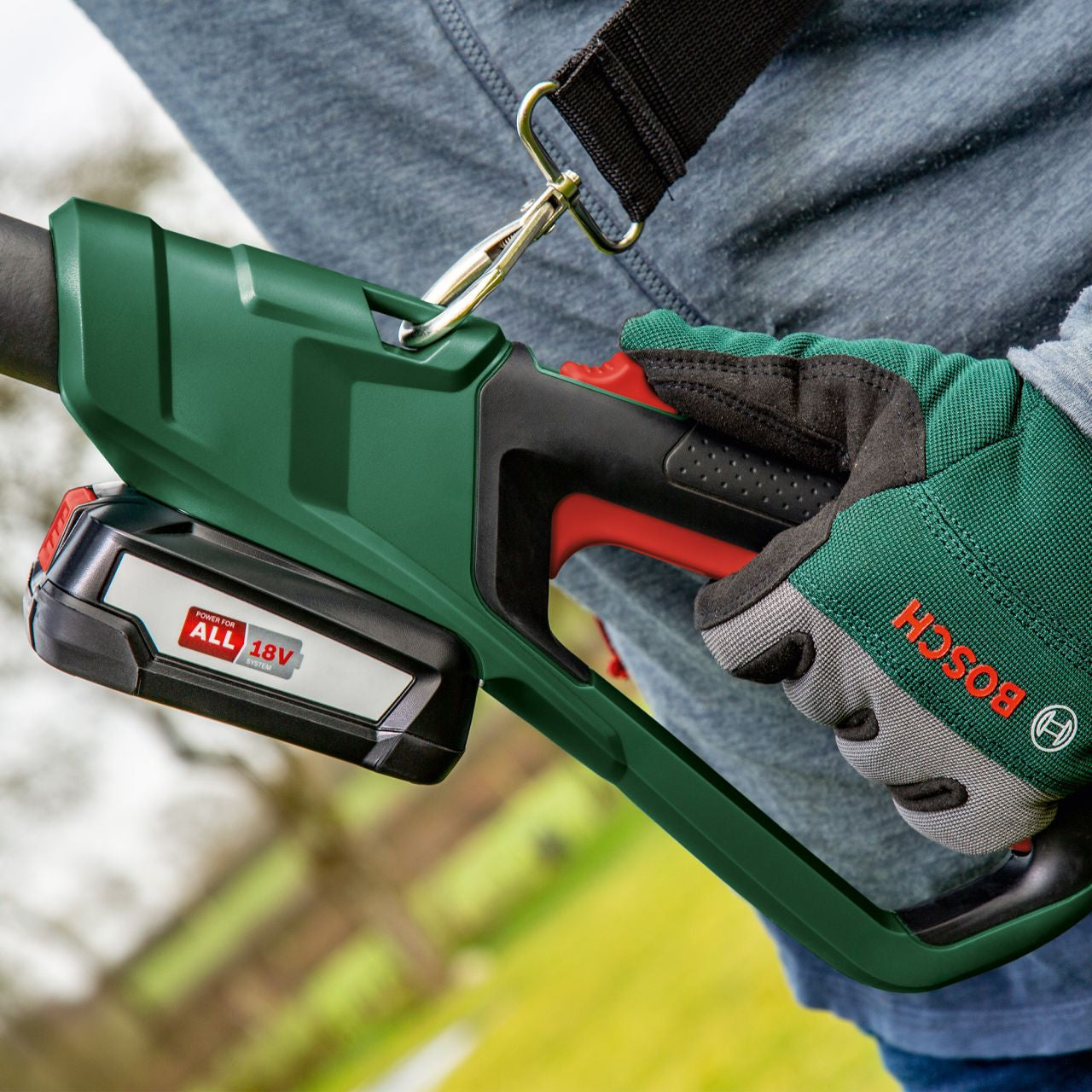 Bosch - Cordless Telescopic Chainsaw + Battery/Fast Charger