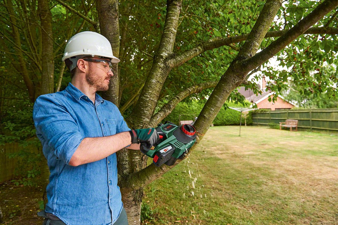 Bosch - UniversalChain 18 Cordless Chainsaw
