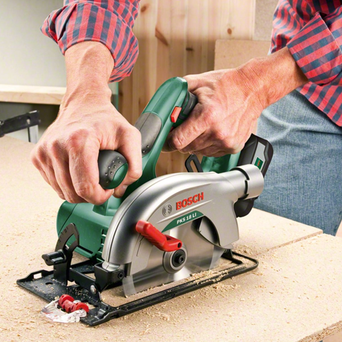 Bosch - Cordless 18V Circular Saw incl Blade, Guide w 4.0ah Battery & Charger