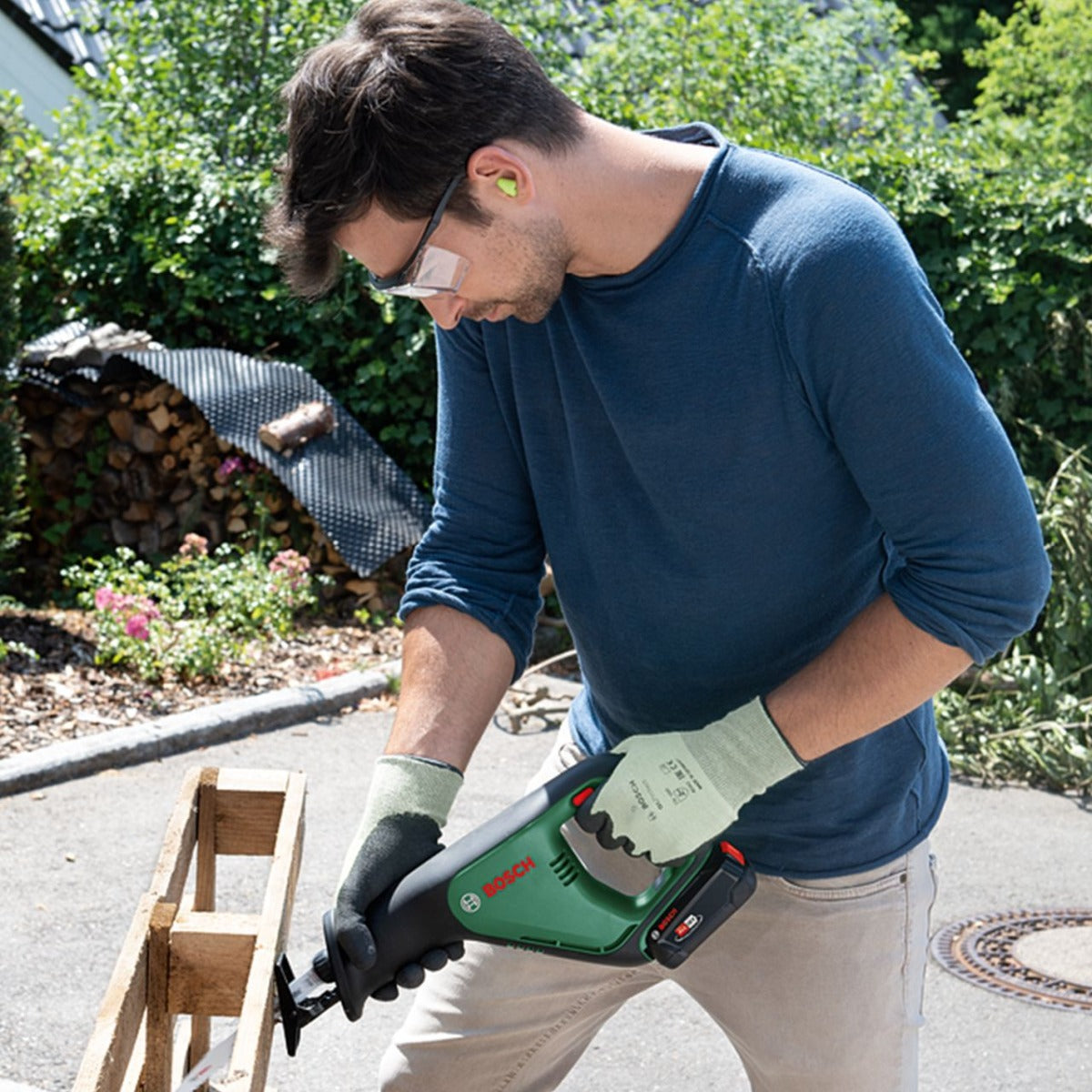 Bosch - Cordless 18V Reciprocating Sabre Saw with 2.5ah Battery and Charger
