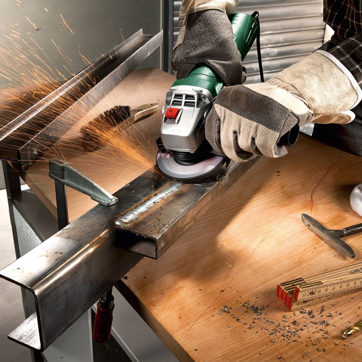 Bosch - 620W Corded Electric Angle Grinder 100mm