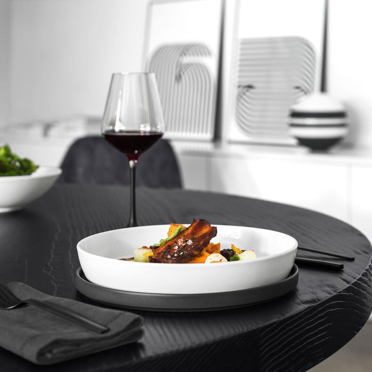 Villeroy & Boch - Iconic La Boule Black & White 7 piece tablesetting for two