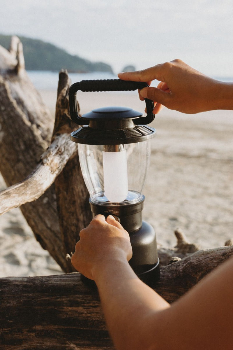 Coleman - Rugged Rechargeable 400 Lumens LED Lantern