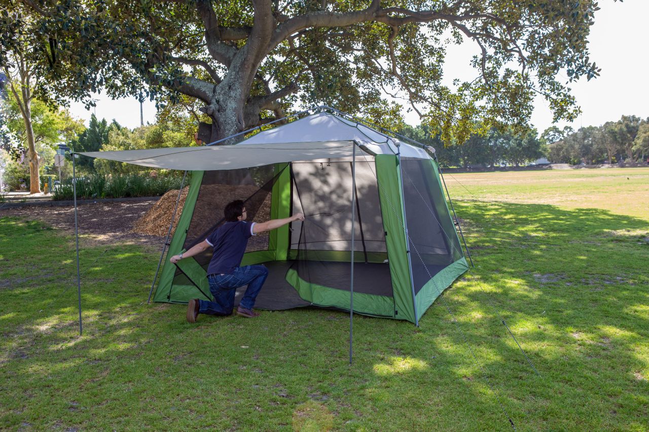 Coleman - Instant up screen house with sewn in floor