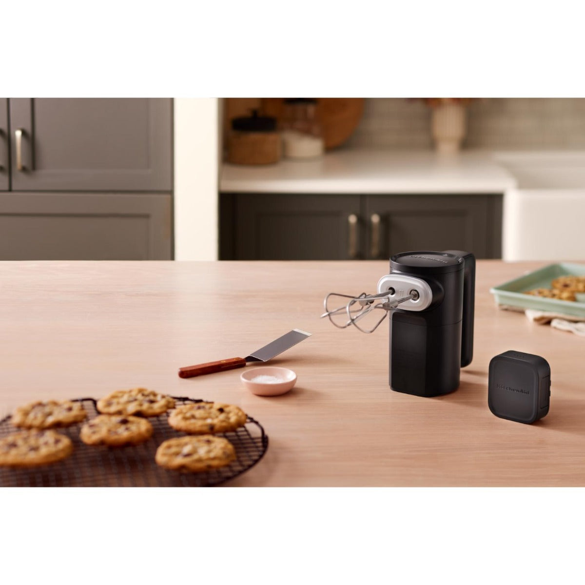 KitchenAid - Cordless Go Hand Mixer Without Battery - Matte Black