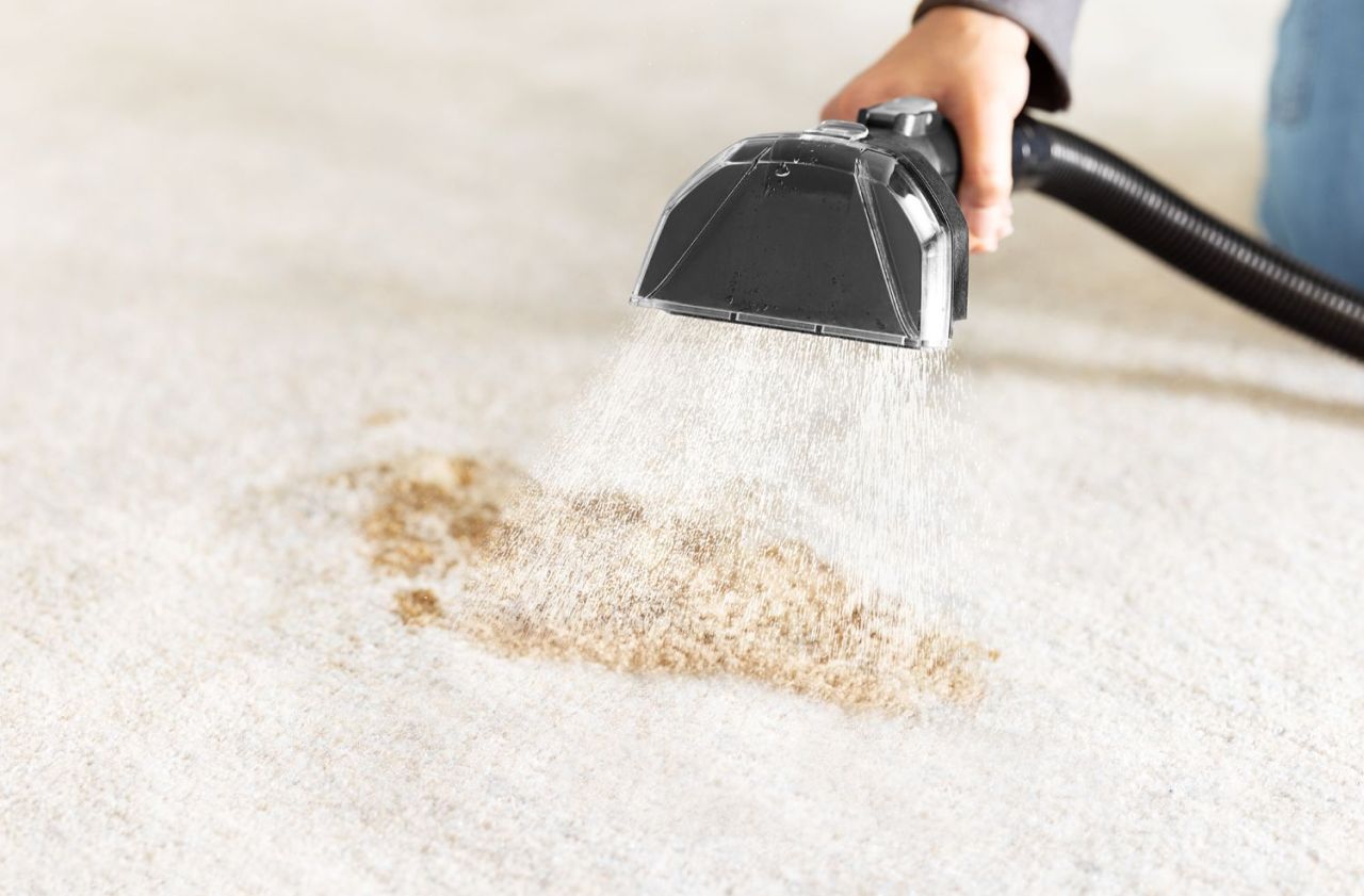Bissell - SpotClean HydroSteam Professional Carpet Cleaner