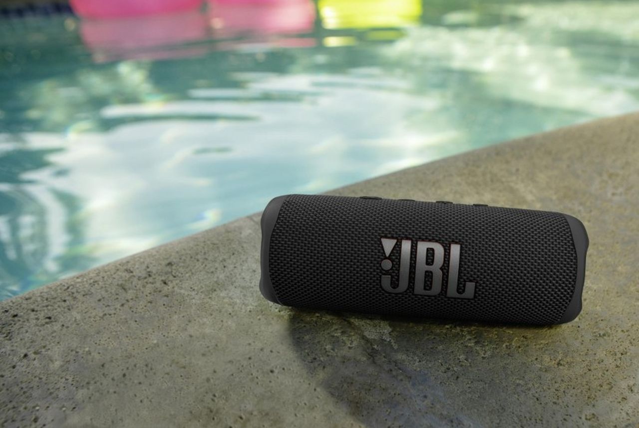 JBL FLIP6 Portable Speaker - Black