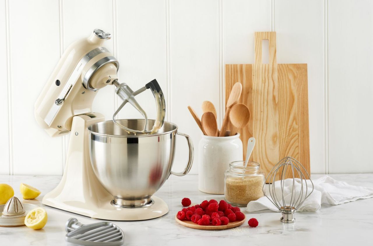 KitchenAid - Artisan KSM195 Tilt Head Mixer - Almond Cream