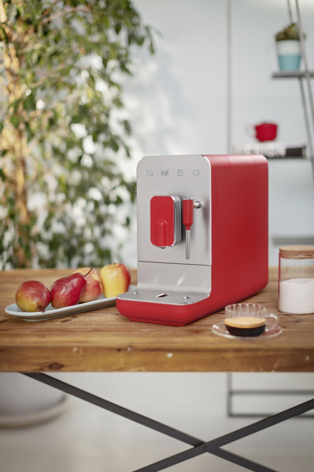 Smeg - 50's Style Auto Coffee Machine with Steam - Red
