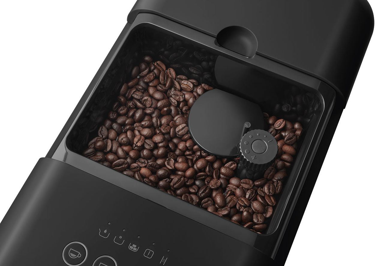 Smeg - Bean to Cup Coffee Machine with Steam Wand - Black Matt