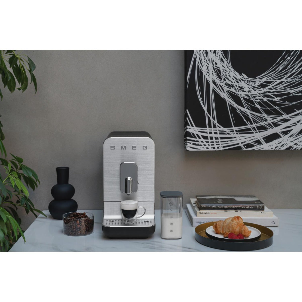 Smeg - Bean to Cup Coffee Machine w Milk Steam - Black Matt