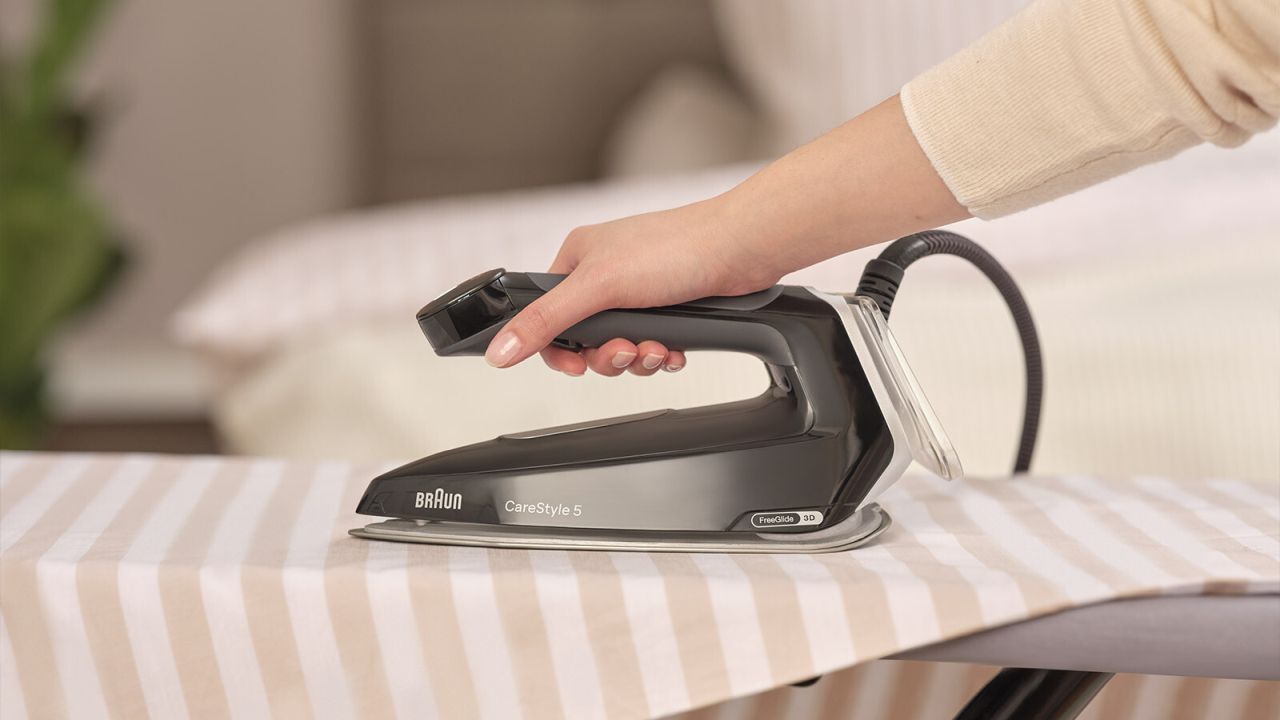 Braun - CareStyle 5 Steam Ironing Station