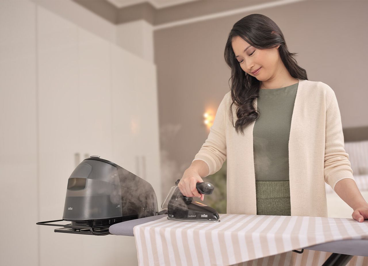 Braun - CareStyle 5 Steam Ironing Station