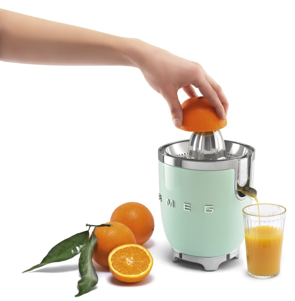 Smeg - 50's Style Retro Citrus Juicer - Pastel Green