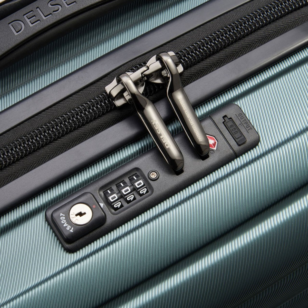 Delsey - 55cm Shadow 5.0 4Dbl Wheel Expand Trolley Case - Green
