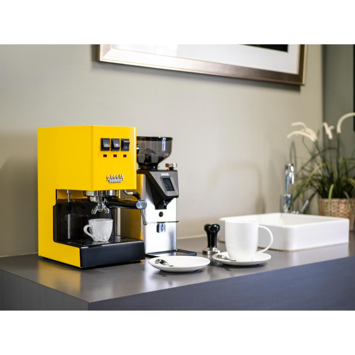 Gaggia - Classic E24 Manual Machine - Yellow RI9481/18 + Premium Grinder MDF55