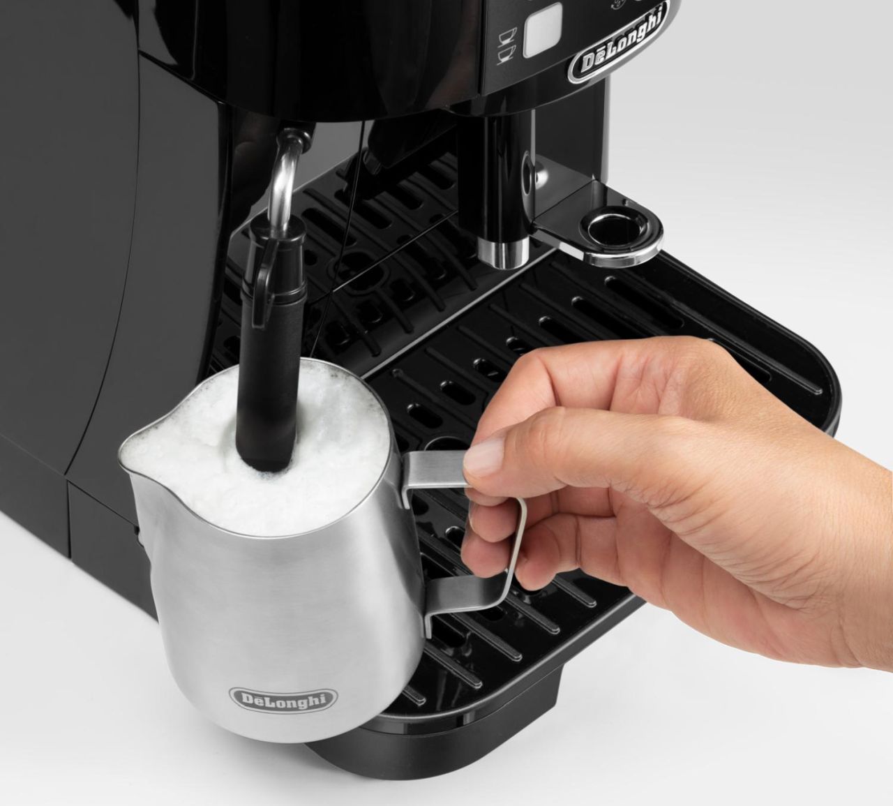 Delonghi - Magnifica Fully Automatic Coffee Machine - Black