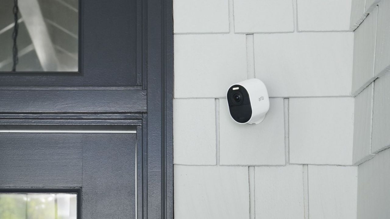 Arlo Ultra 2 Spotlight Camera - 4K UHD & HDR - add-on camera - Wholesales Supply