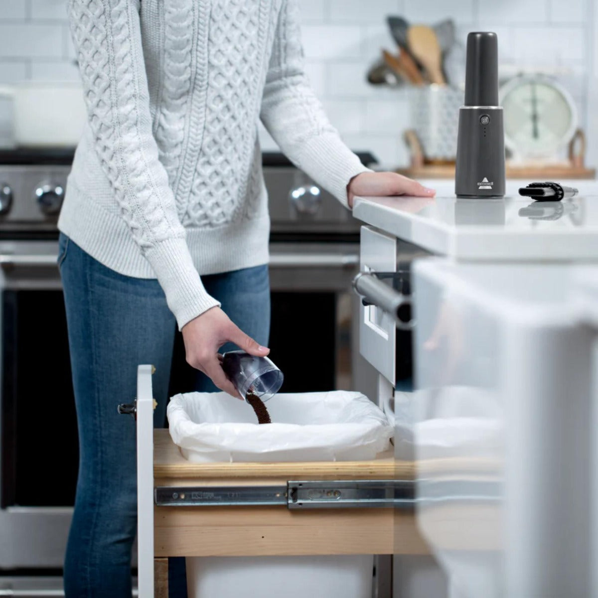 Bissell - AeroSlim Hand Vacuum - Wholesales Supply