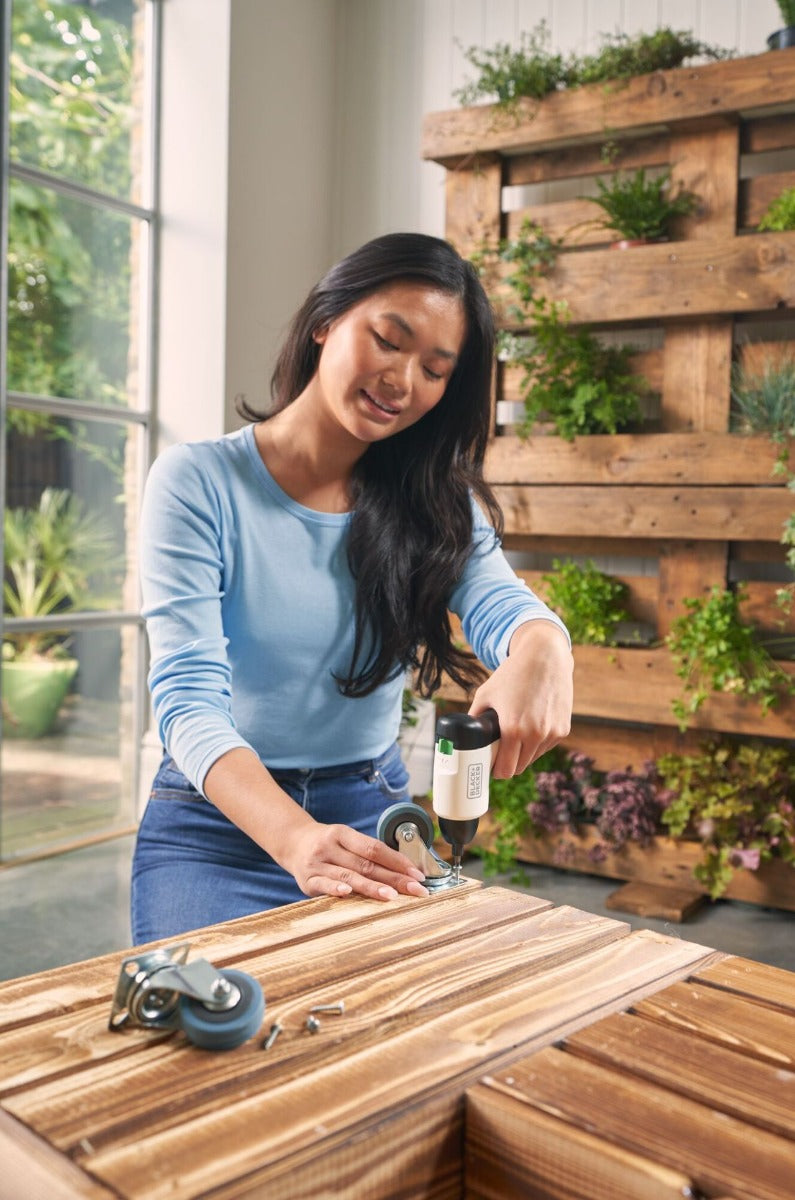 Black & Decker - 3.6V Lithium-Ion Reviva Screwdriver - Wholesales Supply