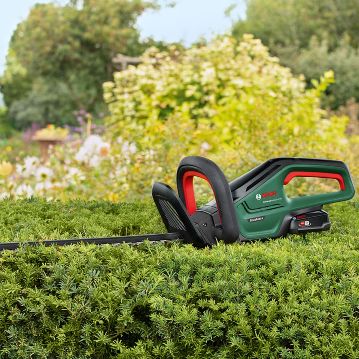 Bosch - Cordless 18V Brushless Hedge Trimmer Kit w 2.5ah Battery & Charger - Wholesales Supply