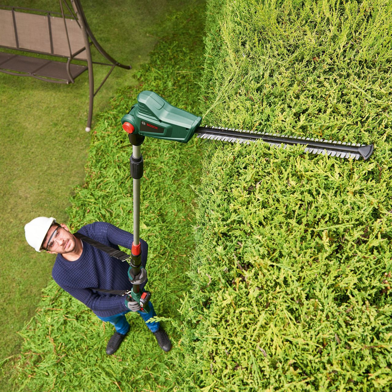 Bosch - Cordless UniversalHedgePole 18 Telescopic Hedgecutter - Wholesales Supply