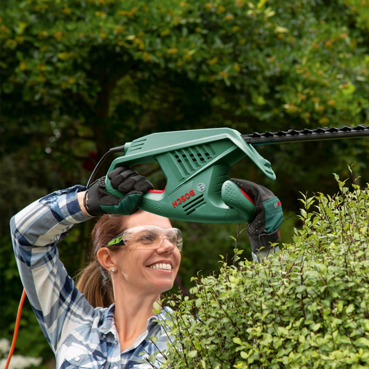 Bosch - Hedge Trimmer EasyHedgeCut55 (450 W, 550 mm Blade) - Wholesales Supply