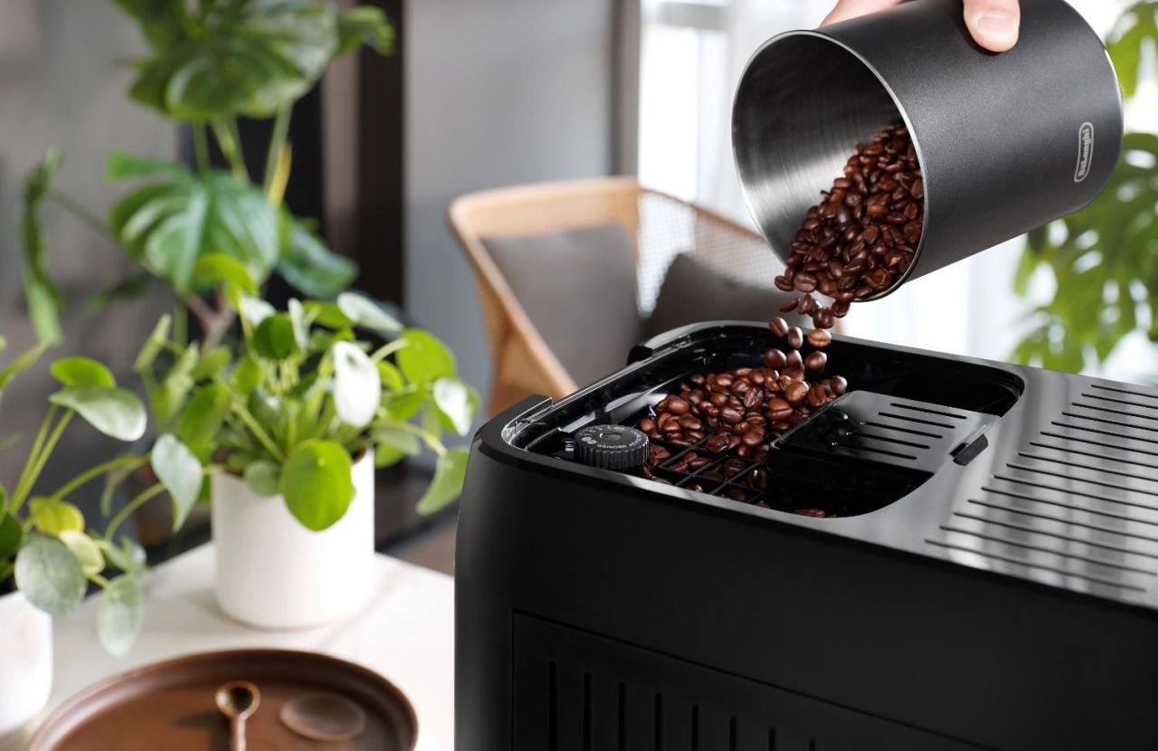 Delonghi - Magnifica Plus Automatic Coffee Machine - Wholesales Supply