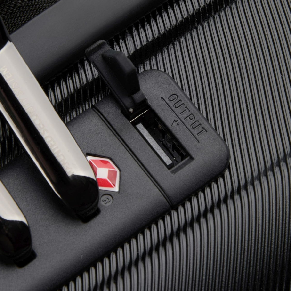 Delsey - 55cm Shadow 5.0 Val Cabin Ex 4Dr - Black - Wholesales Supply