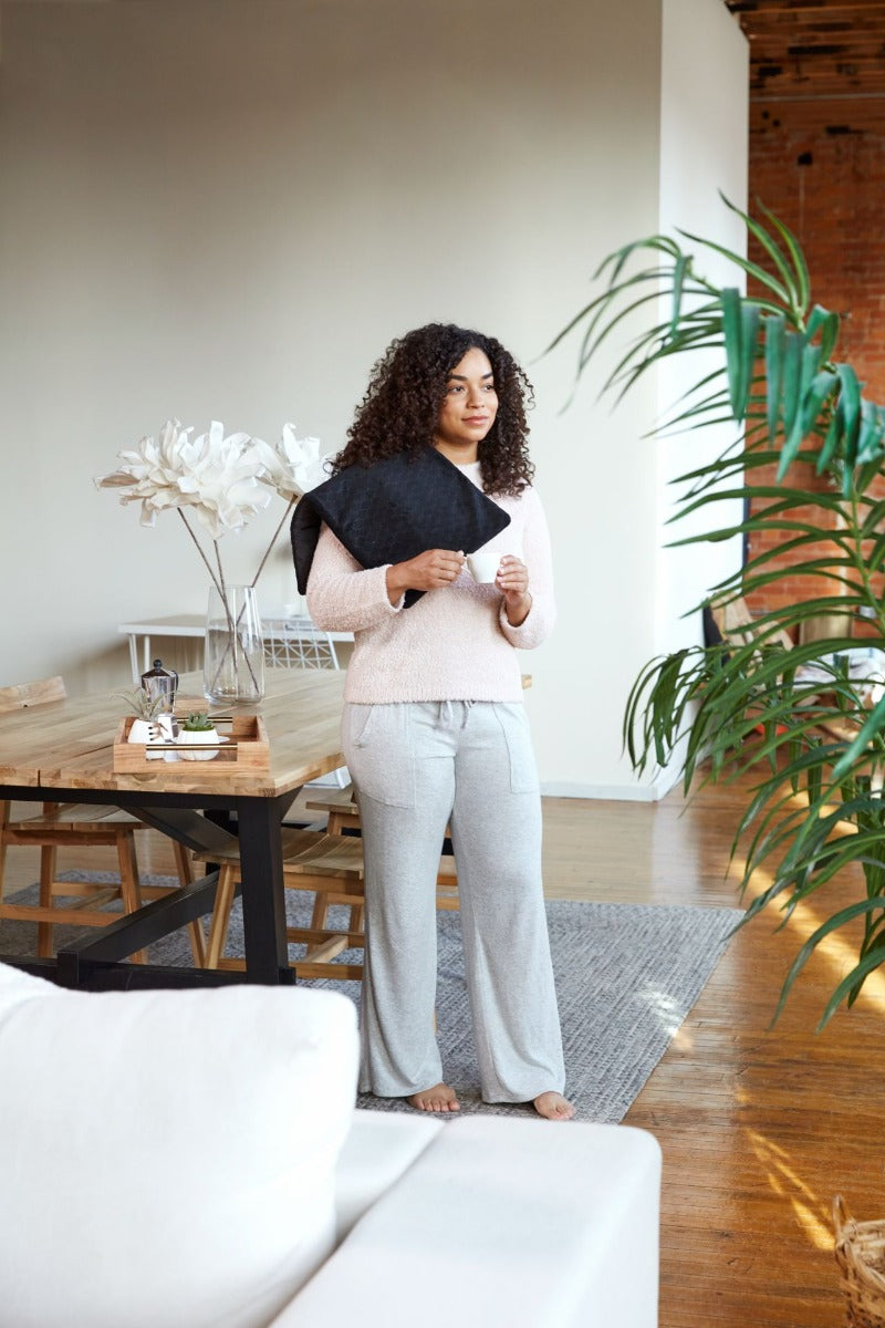 Homedics - Weighted Gel heating pad with InstaHeat & Cold Therapy - Wholesales Supply