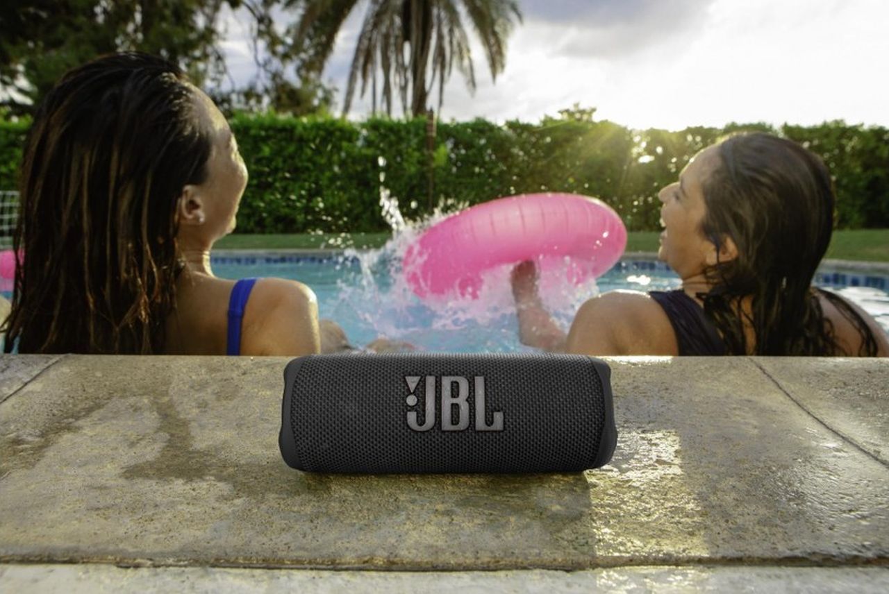 JBL FLIP6 Portable Speaker - Black - Wholesales Supply