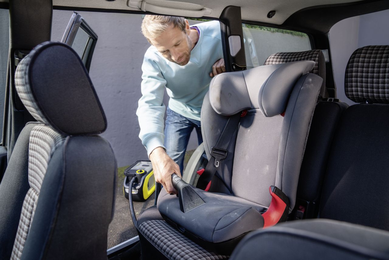 Karcher - SE3-18 Compact Ultra Clean Cordless Spot Cleaner 18V 2.5 AH with Charger - Wholesales Supply