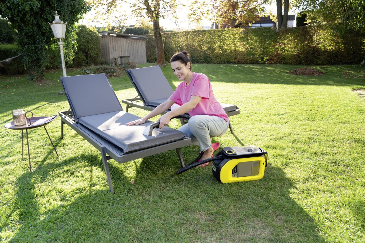 Karcher - SE3-18 Compact Ultra Clean Cordless Spot Cleaner 18V 2.5 AH with Charger - Wholesales Supply