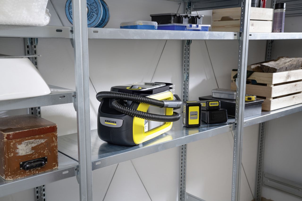 Karcher - SE3-18 Compact Ultra Clean Cordless Spot Cleaner 18V 2.5 AH with Charger - Wholesales Supply