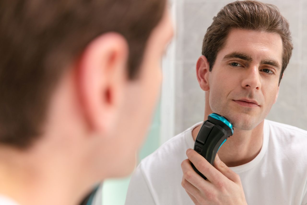 Remington - Style Series R4 Rotary Shaver - Wholesales Supply