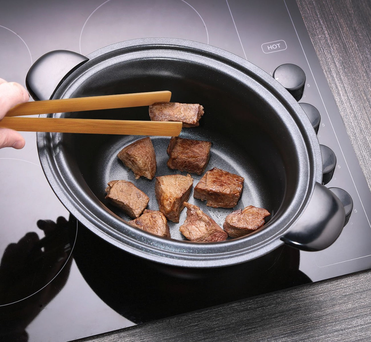 Russell Hobbs - 6L Searing Slow Cooker - Matte Black - Wholesales Supply