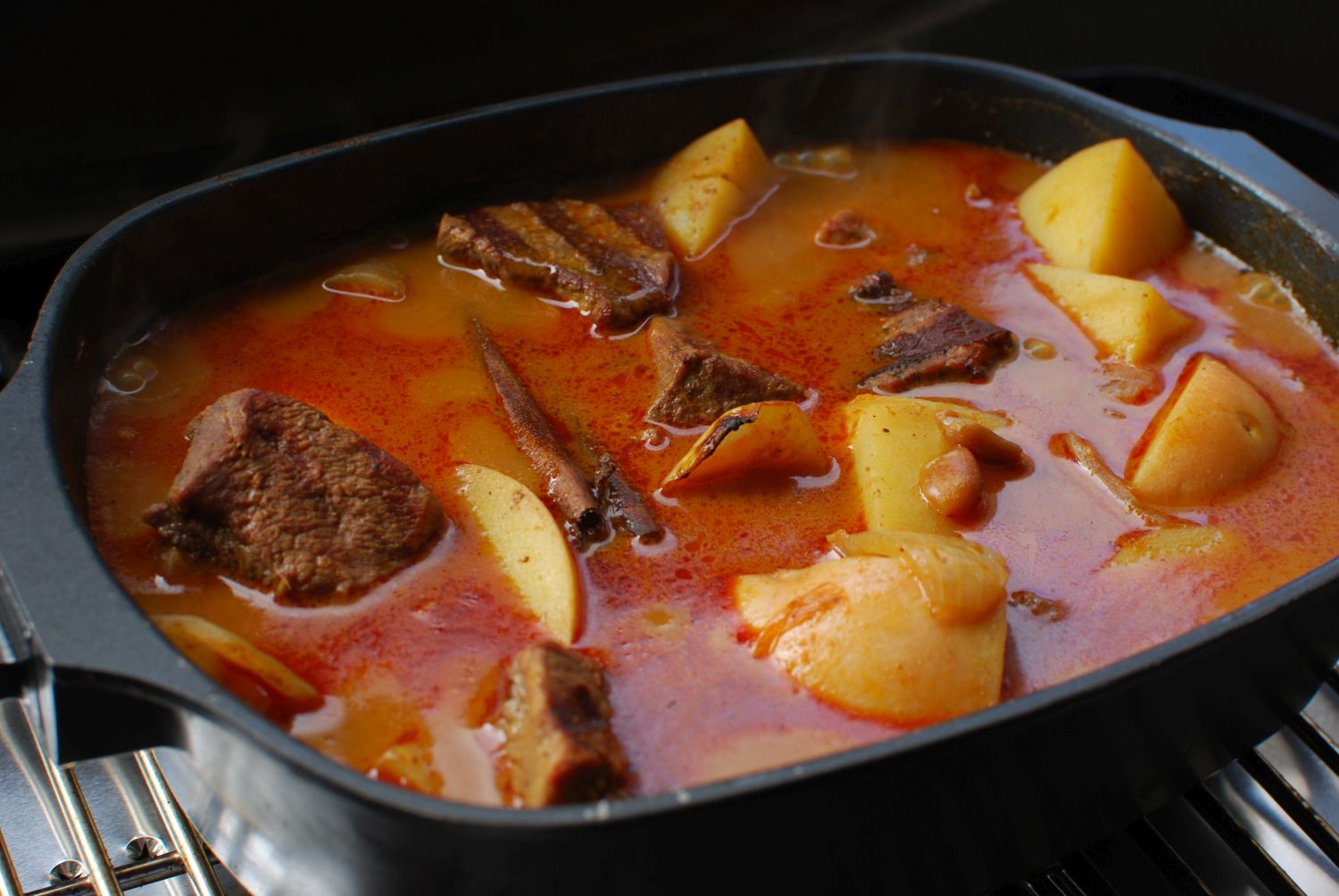 Weber - Q Ware Casserole Dish (Small) - Wholesales Supply