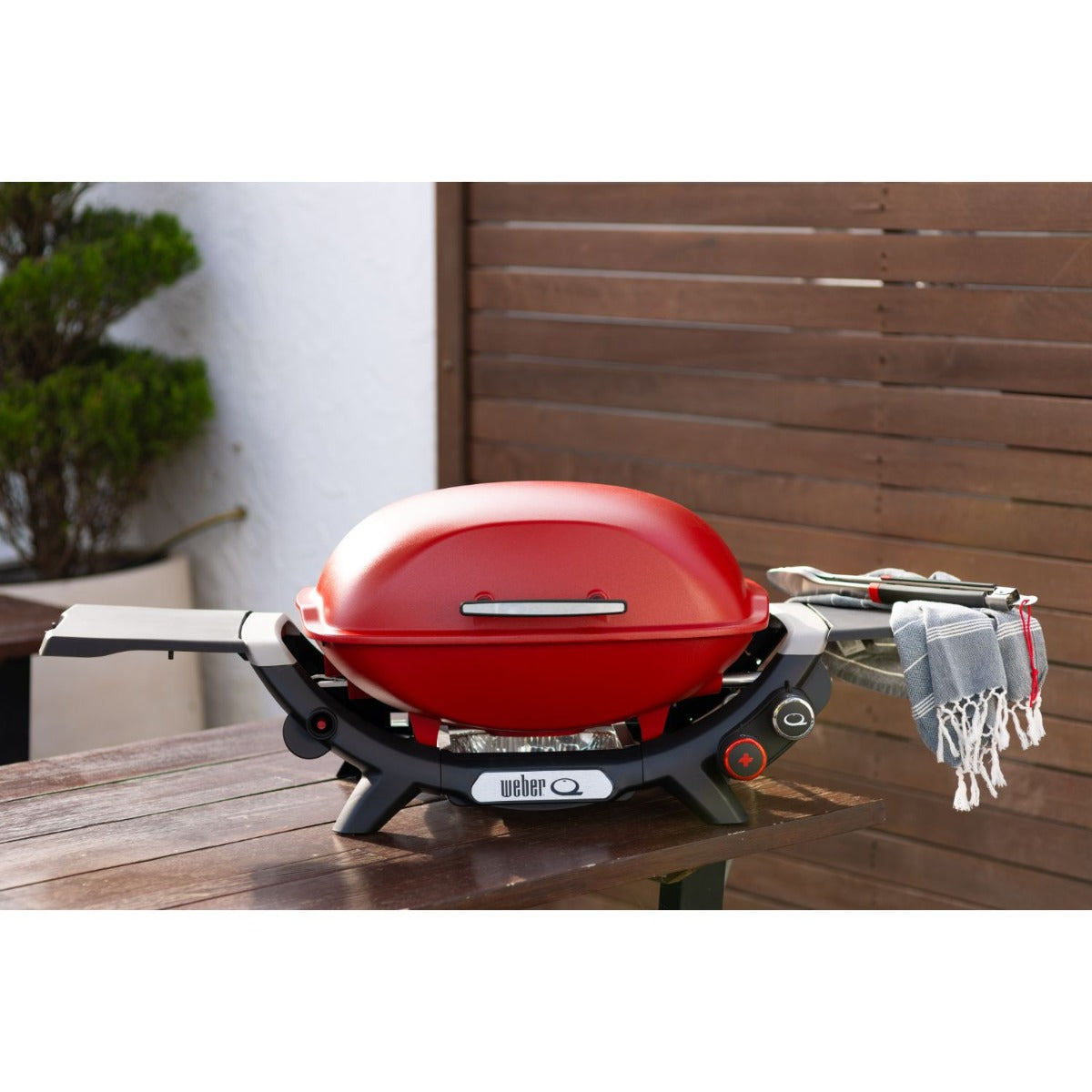 Weber - Q2600N+ LP BBQ - Flame Red - Wholesales Supply