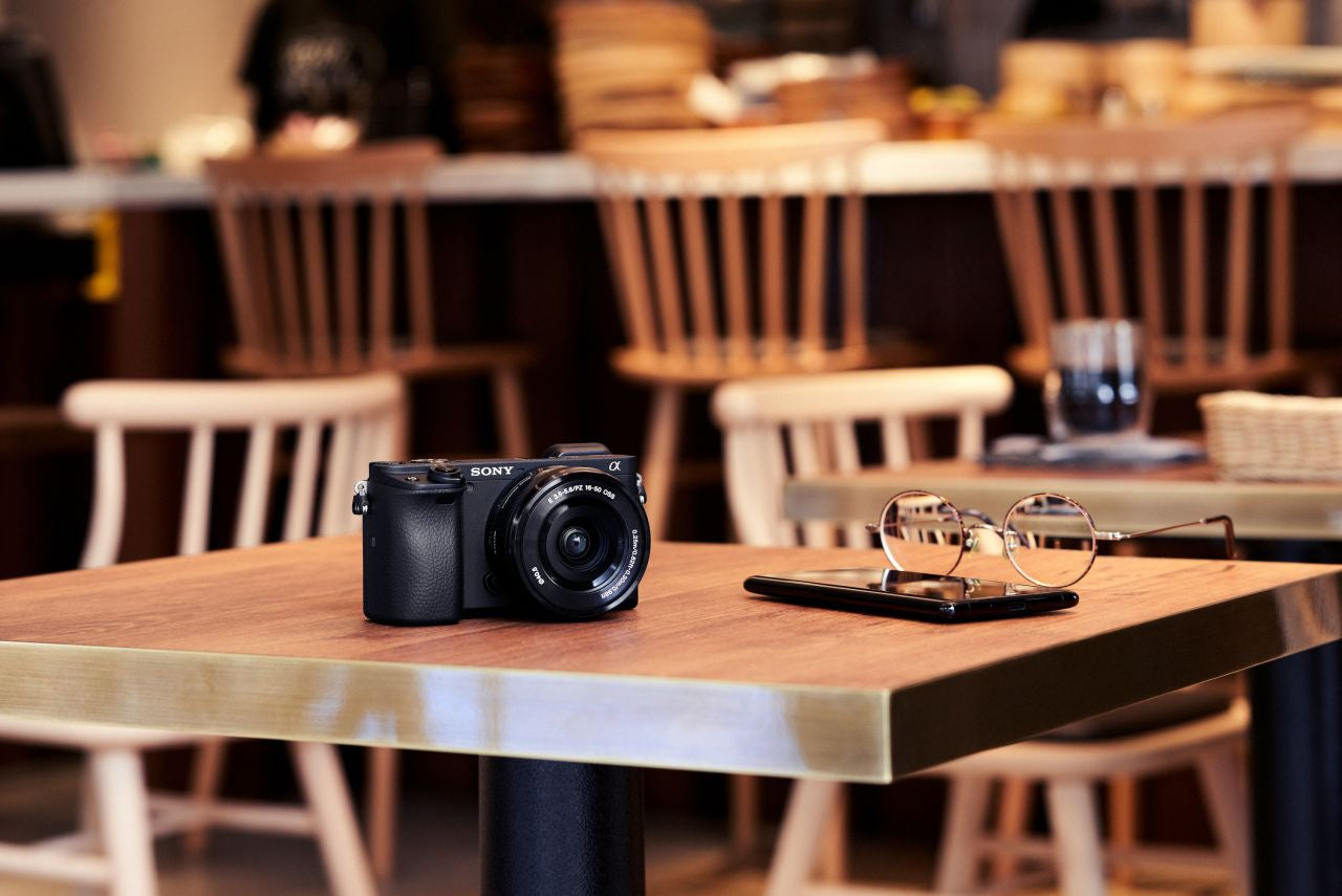 Sony - A6400 Premium Digital E-Mount APS-C Camera Body with 16-50mm Camera Lens - Black
