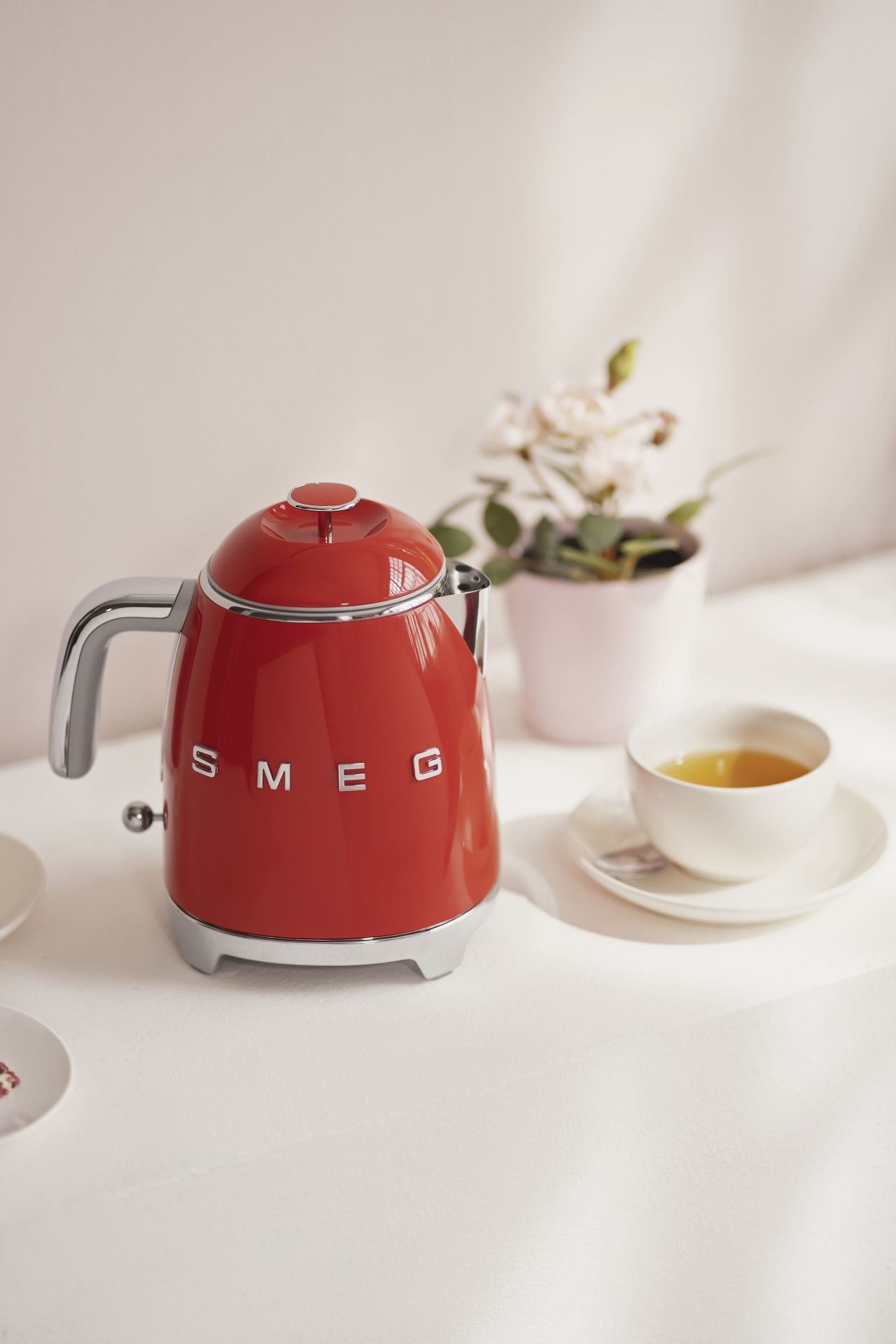 Smeg - 0.8L 50's Style Mini Kettle - Red